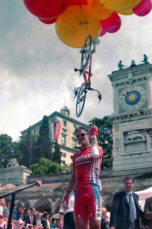 cycleboredom: justcyclingshit: Mario Cipollini being Mario Cipollini, Stage 16, ‘98 Giro These da