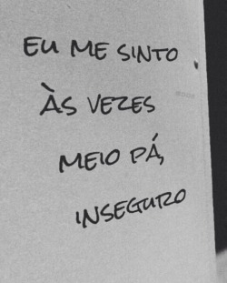 desatina:    Que nem um vira-lata sem fé