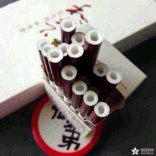 yafeilin: 本店各种香烟都有，价格至少比市场便宜一半，最重要的是质量有保障，所有香烟都是原厂真丝，只是未走正规渠道，还在超市买高价烟的老板注意了，别再花冤枉钱了，KTV、饭店、酒店、网吧、洗浴