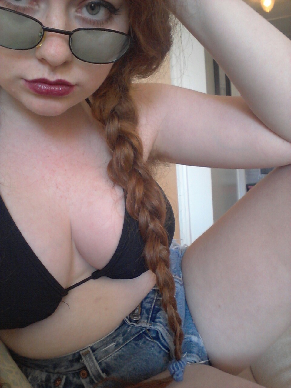 ourhairyness:  emobabyprincess:  :*  You’re gorgeous princess.   Do you like it?