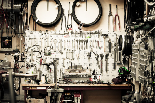 jarodface: Bike workshop, you’re doing it right.
