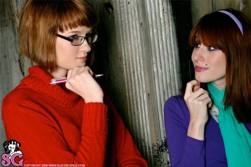 XXX Elsie & Keely Suicide as Daphne and Velma photo