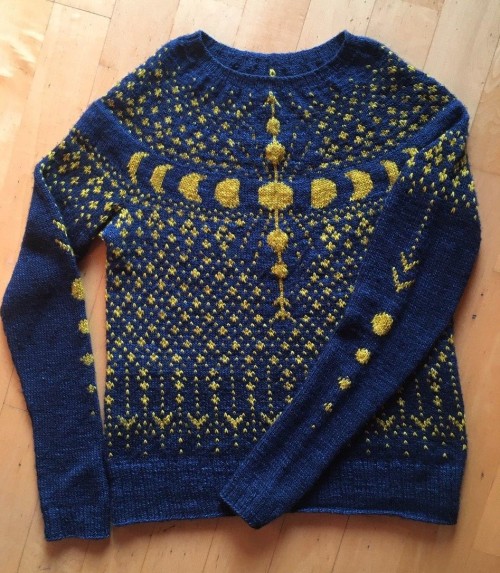 liapher: i finished knitting my night sky sweater after a little over four months! i think i reinve