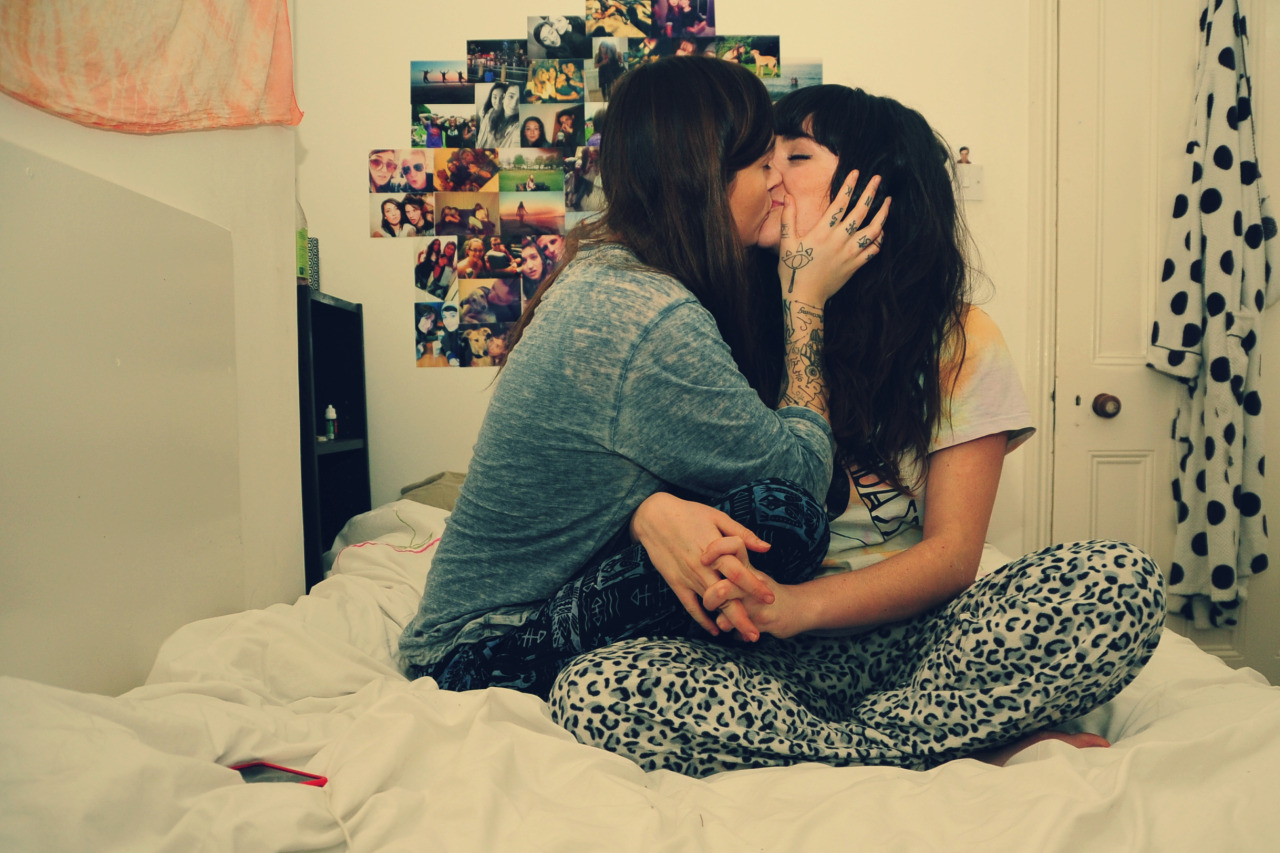 les&ndash;bi&ndash;ans:  http://cooperrose.tumblr.comhttp://mollielt.tumblr.com