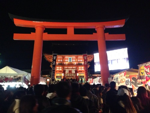 My first visit of the year to a shrine happened to be Fushimi Inari taisha, Kyoto, which draws the m