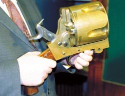 cavebae:miniaturesandcostumes:Russian fleet Pestich signal revolver. 37mm caliber, 1870s.g u n