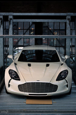 Sssz-Photo:  Aston Martin One-77