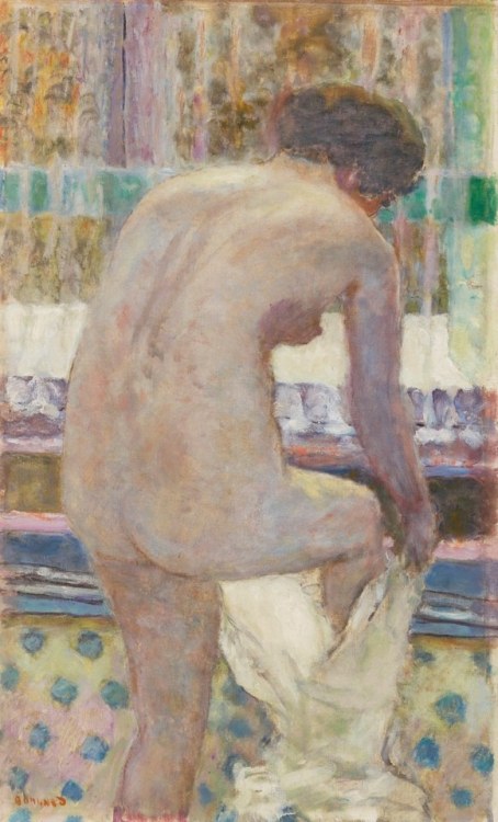 alongtimealone:Nu s’habillant (1925) - Pierre Bonnard