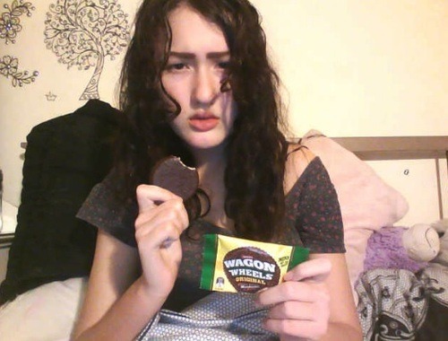 breadmaakesyoufat:  fabled-foreigntongues:  breadmaakesyoufat:  my mother just threw a wagon wheel at me  How the fuck did she get the wheel off a wagon? Do people still have wagons? Why are they destroying them to throw?? Australia’s weird   