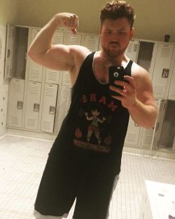 thegingerium:  Ok I’ll stop. #swolefie