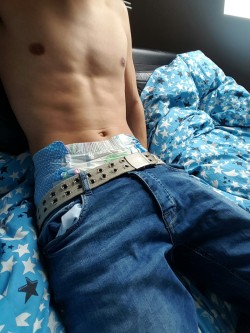 minimaxkiddo:  I think it’s super cute when you can see the diaper edge popping up from the big boy pants :). What do you guys think?