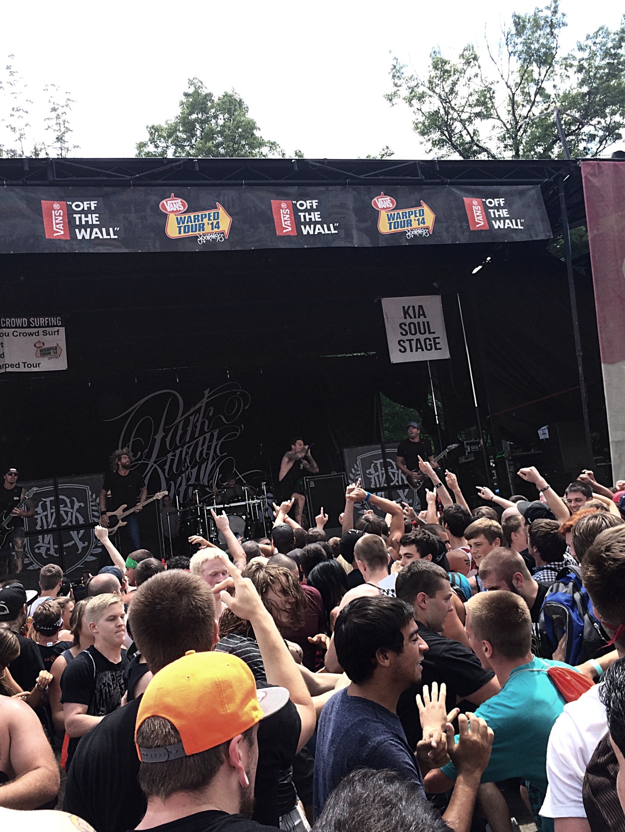 the-have-not:  Parkway DriveVans Warped Tour 2014Cuyahoga Falls, Ohio(please don’t
