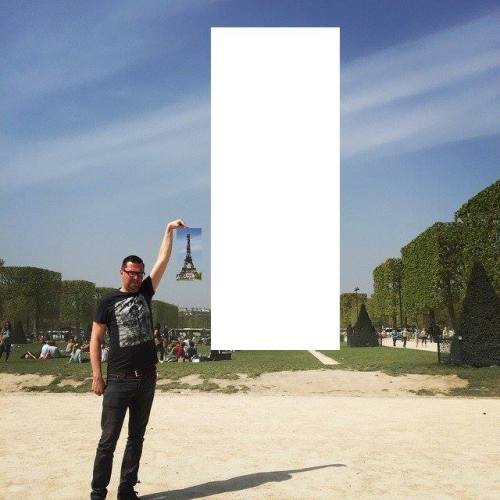 officialfrenchtoast:  “Can someone photoshop the Eiffel Tower under my finger?” x