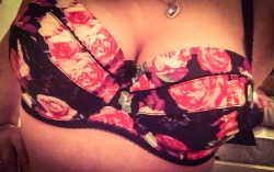 harleyylouisee:  harleyylouisee:  I got a new bra (:  Please like this facebook picture to help me win It’s for cancer awareness  https://www.facebook.com/photo.php?fbid=10151992748032666&amp;set=gm.276532385848567&amp;type=1&amp;theater