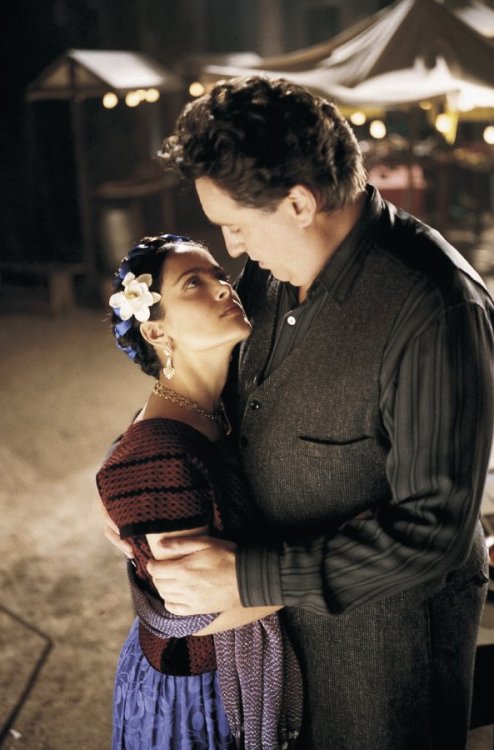 Salma Hayek as Frida Kahlo and Alfred Molina as Diego Rivera in Frida directed by Julie Taymor, 2002