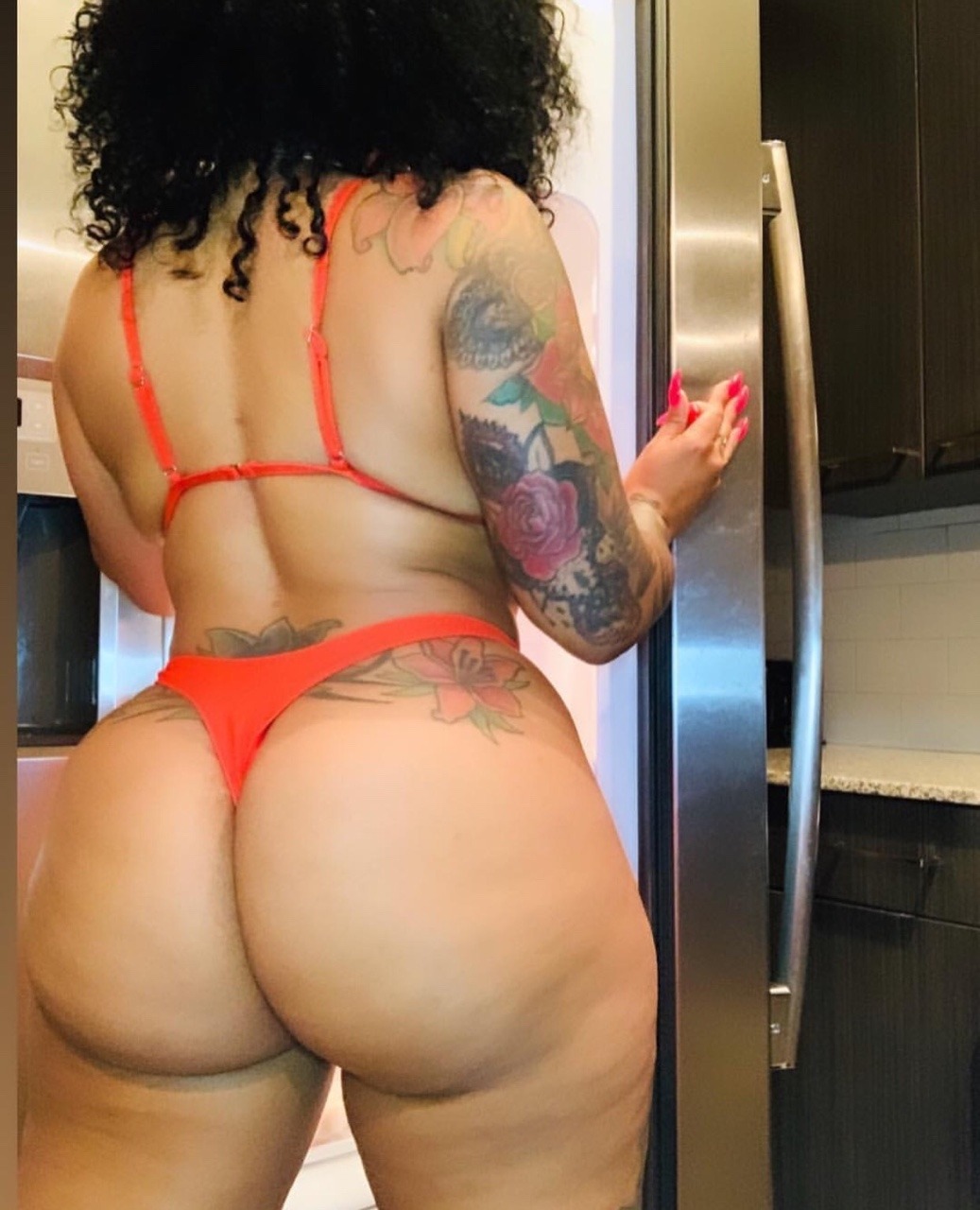 mr-booty-man1: postbadchicks:     Check!! 