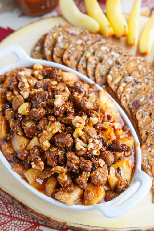 nom-food:Caramel apple crumble cheesecake dip 