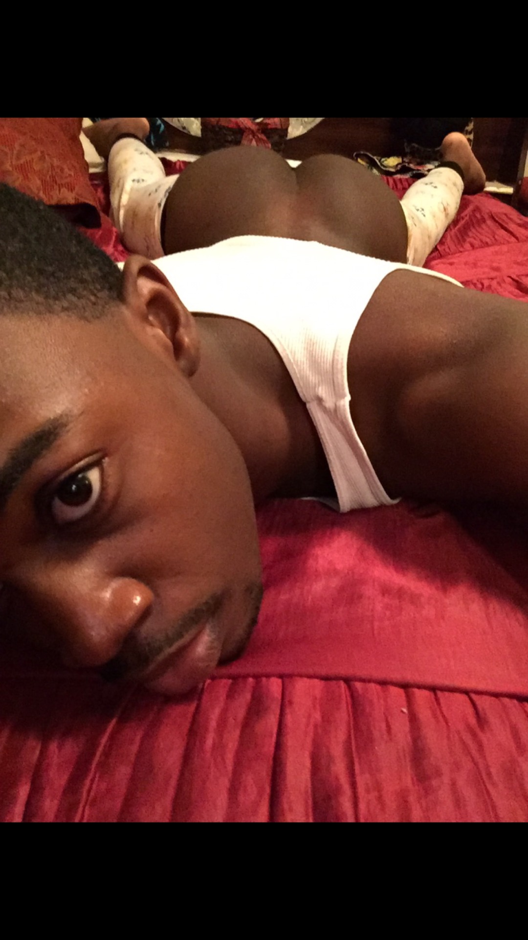 baddieju:  Chocolate booty 🍫😋❤️