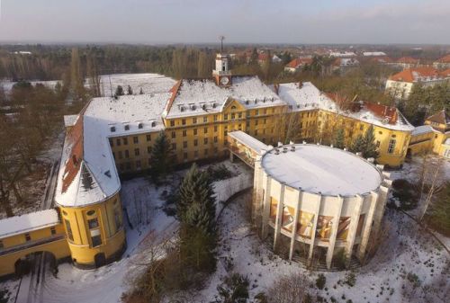 Aerial photos of the former Soviet military base at Wünsdorf (East Germany), showing the officers’ b