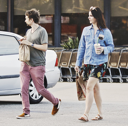 lana-del-grey: out with Matthew Bellamy in Malibu (05.02.15)