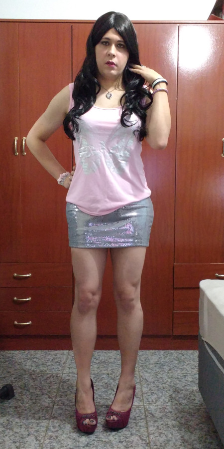 Julia Crossdressing
