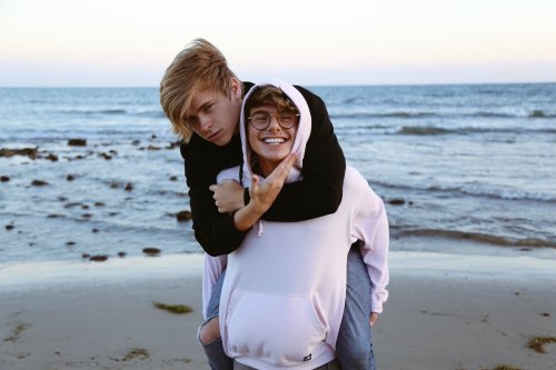 lxkekorns:@itsmikeymurphy: 3 years of friendship that started on the Internet. x