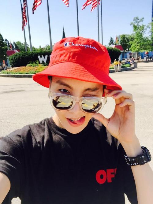 150724 J-Hope’s Tweet 내일봐요 시카고 ~ http://t.co/HhrDcj8UXT See you tomorrow Chicago ~  Trans cr; Mary @