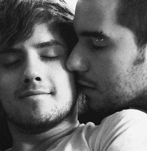 twoboysarebetter:  littlehugehope:“Kiss me, and you will see how important I am.”