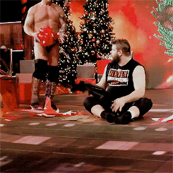 kevinsteen:   Kevin Owens isn’t a fan of Christmas but he is a fan of Chris Jericho.