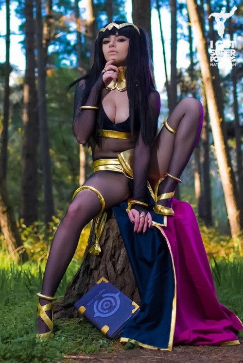 Make sure you support this Super Sexy Cosplayer based in Adelaide, Australia! She wears heaps of nyl