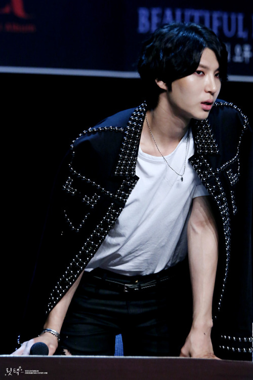 prince-taekwoon:do not edit | © codenameLEO