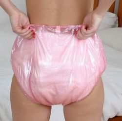 plasticpantslove:    These bottoms are very