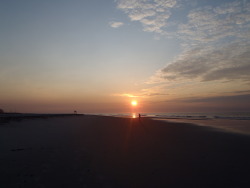 julia-photos:  Beach sunrises are the best
