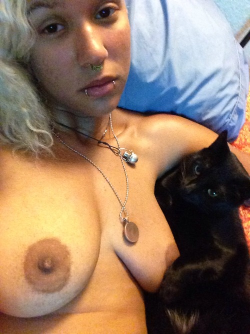 fighting-fucktoy:  Too many pillz, blacked out watching SAO with my cat 💊💊