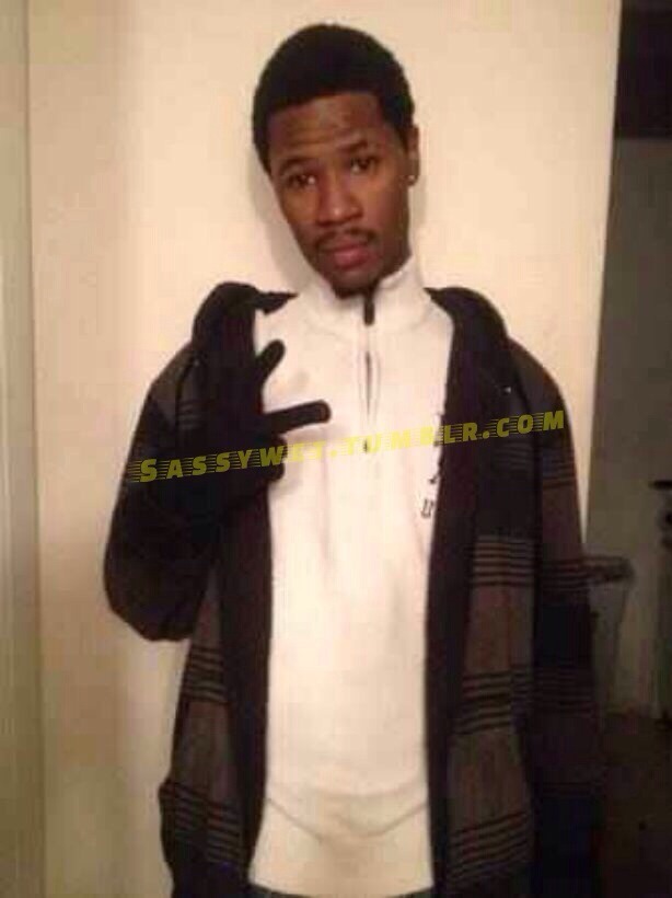 sassywet:  Submission. (East coast homie) soccer player (: