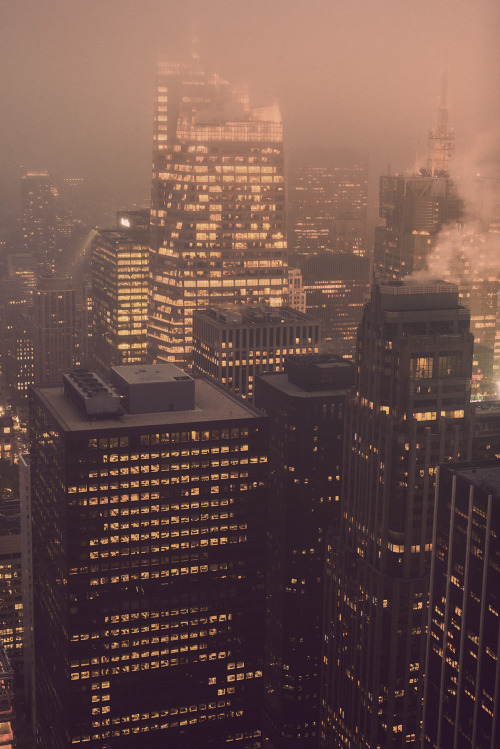 lvndcity:  Metropolis by Aleks Ivic | Flickr NY, US 