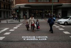 leavemealonewithmyvoices:  Madrid, te comería a versos by boamistura   This project is an act of love from artists and poets for our beloved Madrid. 