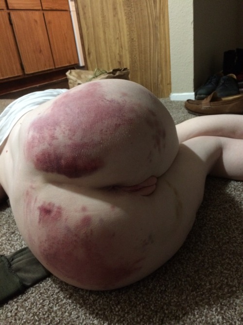 feraldolly: Very bad girl spanking :/ Beautiful work!