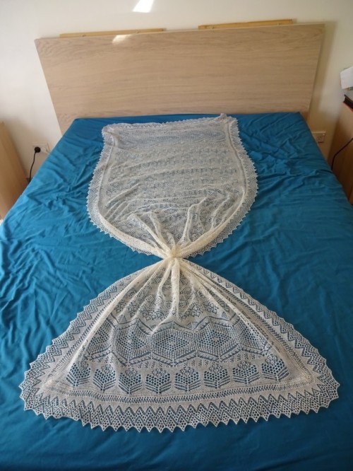 mrknaogan: And here it is finally off the blocking mats. Yes, it fits through my wedding ring. Is it