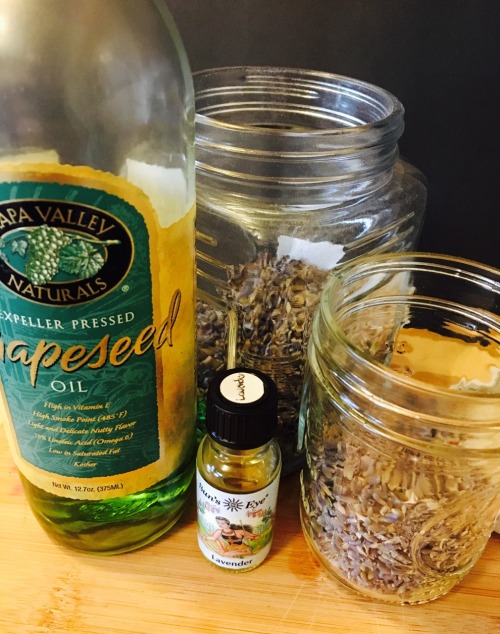 apothicremedies: This massage oil is relaxation central! Lavender (dried), grapeseed oil, and lavend