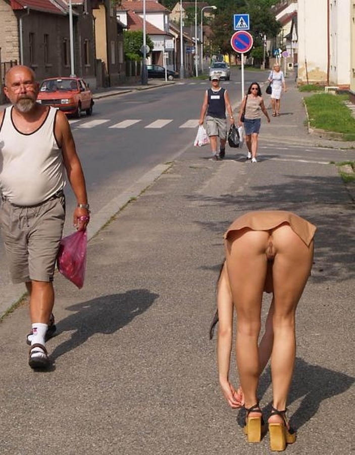 Flashing and nude in public