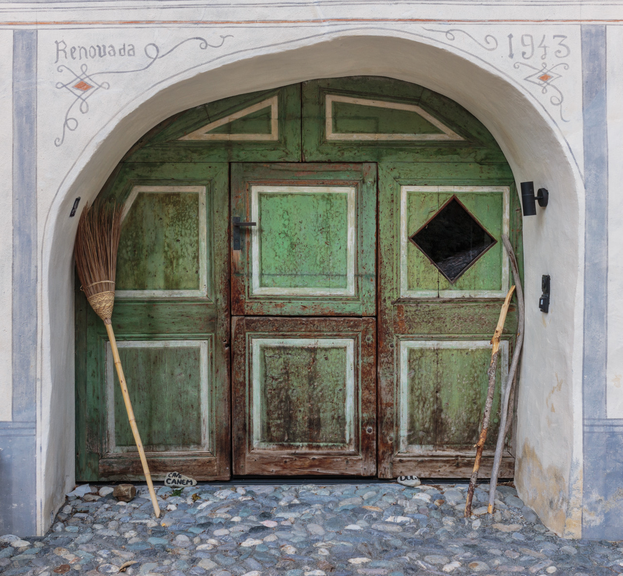 Wikipedia picture of the day on January 20, 2021:
Scuol Wooden door in a residential house.
Learn more.