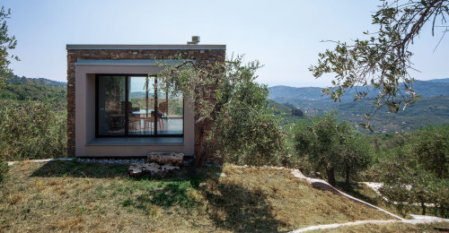 LA CASA TRA GLI ULIVIArchitect : StudioataPhotographer : Beppe GiardinoLocation: Montegrazie IM, Ita