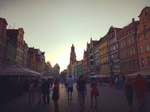 Day 168. City of Ember  #madelaine #instaphoto #like #wroclaw #wroclove #photooftheday #shadow #city