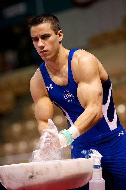 livinglifewithderek:  http://tinyurl.com/bq9e2oh HE CAN GET IT ANYTIME!!!!!!! 