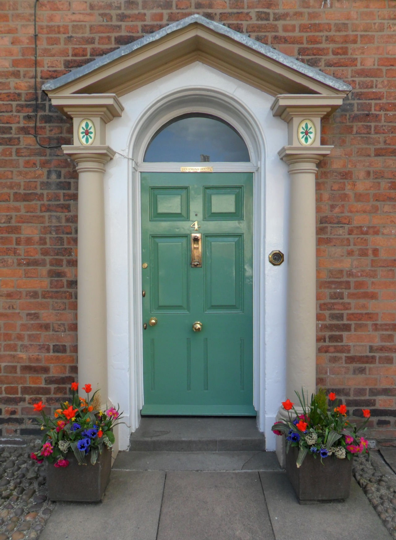 vwcampervan-aldridge:Elegant front door to Georgian town house, Market Bosworth,