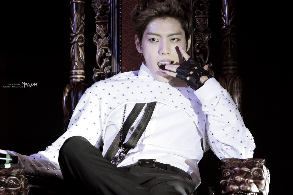 iris4289:  DONGWOO @ INFINITE's That Summer Concert 120812Cr. HOYA MACARONDO NOT