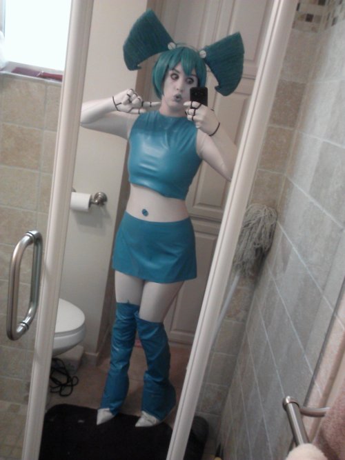 XXX lissyfishy:  Finished my Jenny (XJ9) cosplay!That photo