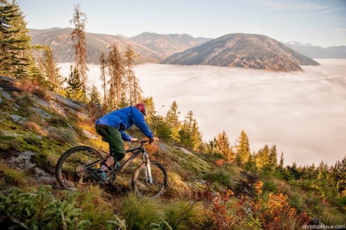 einerundesache: Patrick “Bengel” Rasche riding some trails in Kamloops, BC Pics by Christoph Laue