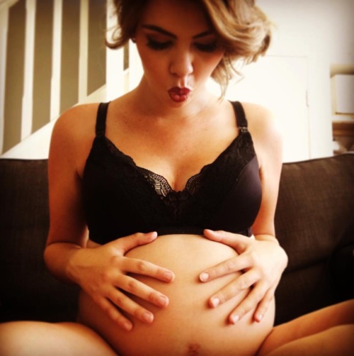 thefertilevalley: Another nice collection of pregnant girls. I love all these beautifully tightly wr